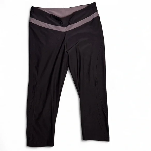 Black and Gray Capri Leggings - Picture 1 of 2